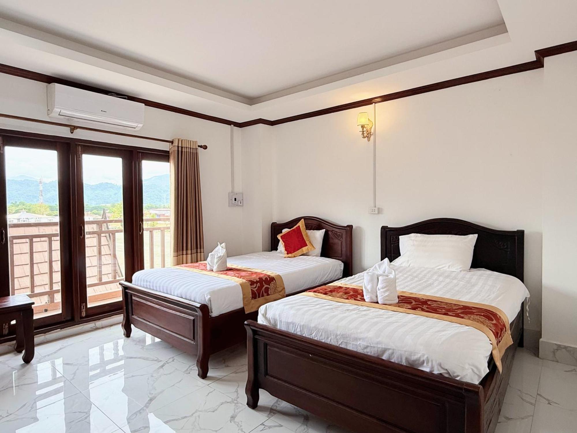 Vangvieng Sisavang Mountain View Hotel Vang Vieng Dış mekan fotoğraf