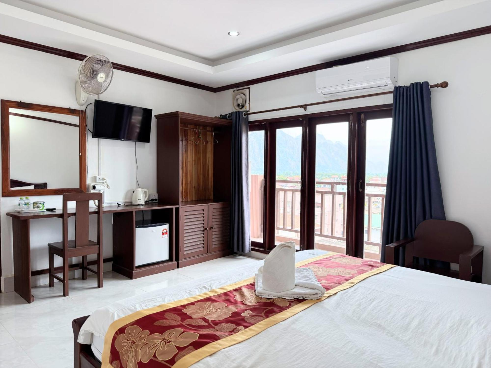 Vangvieng Sisavang Mountain View Hotel Vang Vieng Dış mekan fotoğraf