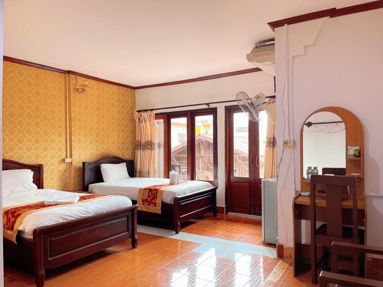 Vangvieng Sisavang Mountain View Hotel Vang Vieng Dış mekan fotoğraf