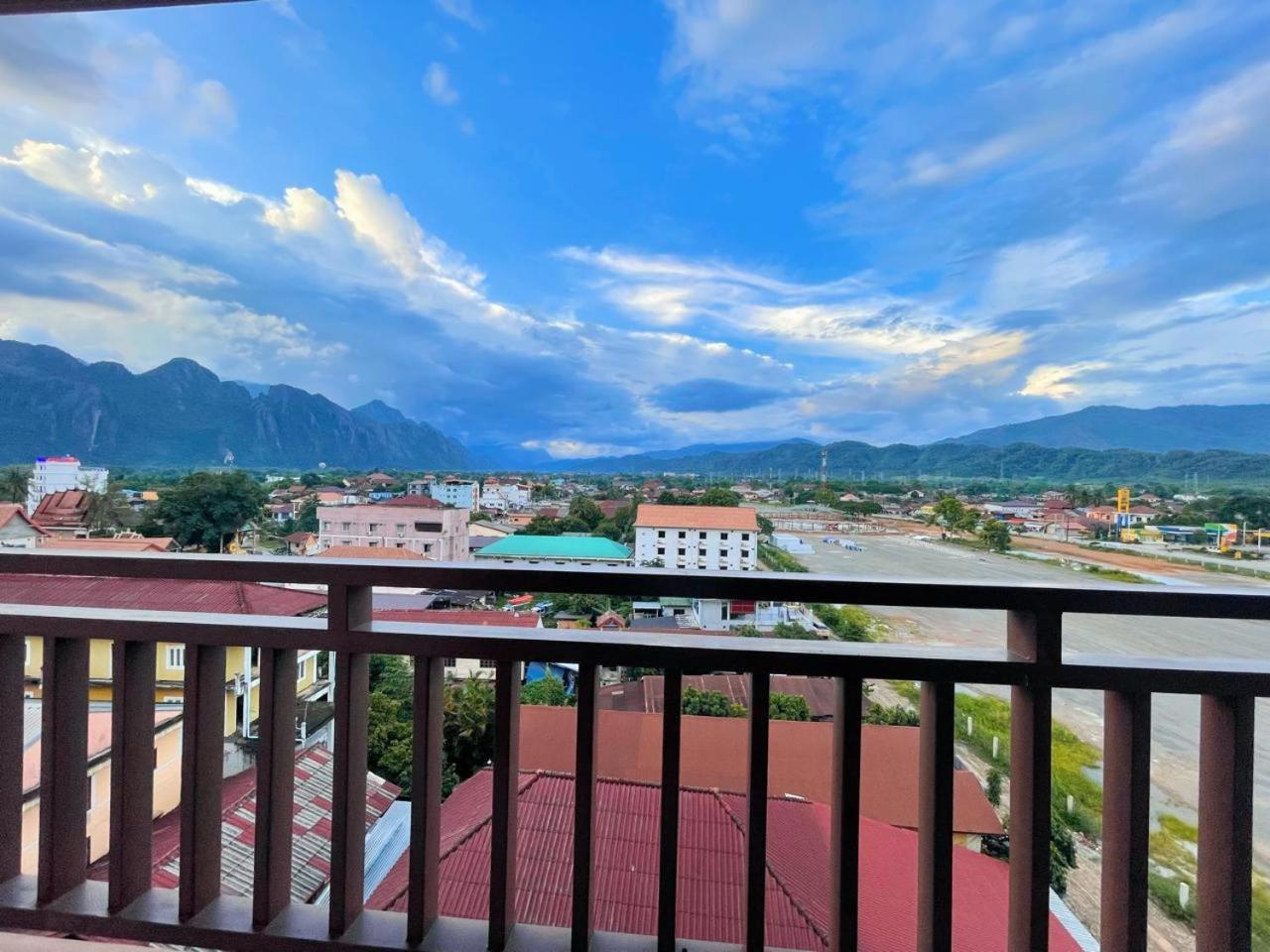 Vangvieng Sisavang Mountain View Hotel Vang Vieng Dış mekan fotoğraf