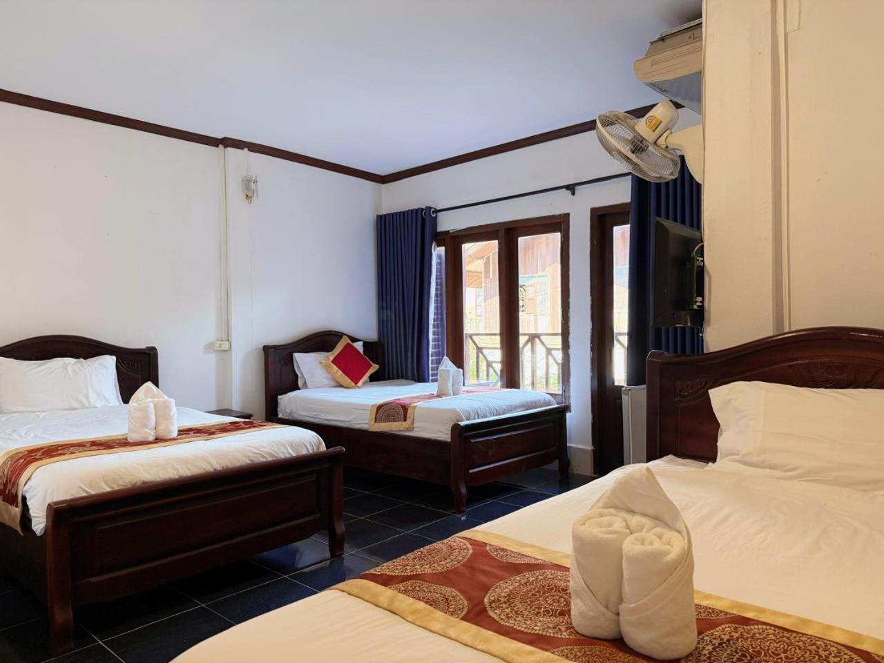 Vangvieng Sisavang Mountain View Hotel Vang Vieng Dış mekan fotoğraf