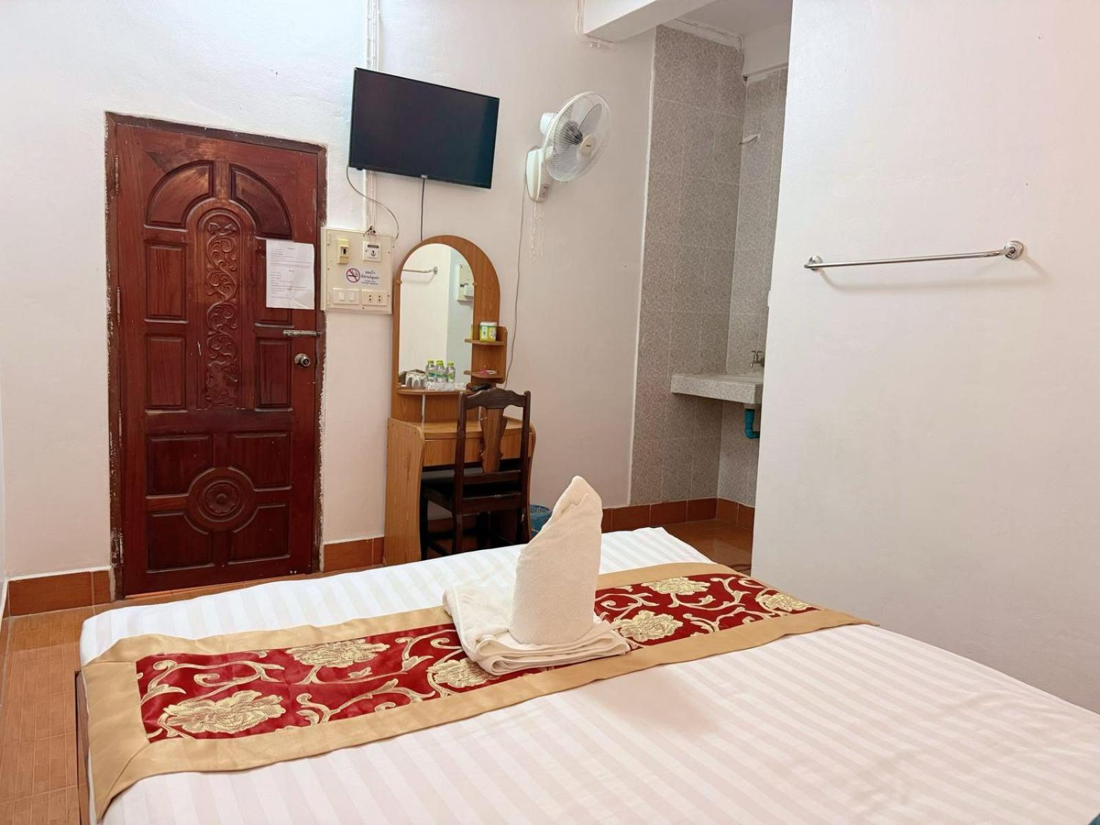 Vangvieng Sisavang Mountain View Hotel Vang Vieng Dış mekan fotoğraf