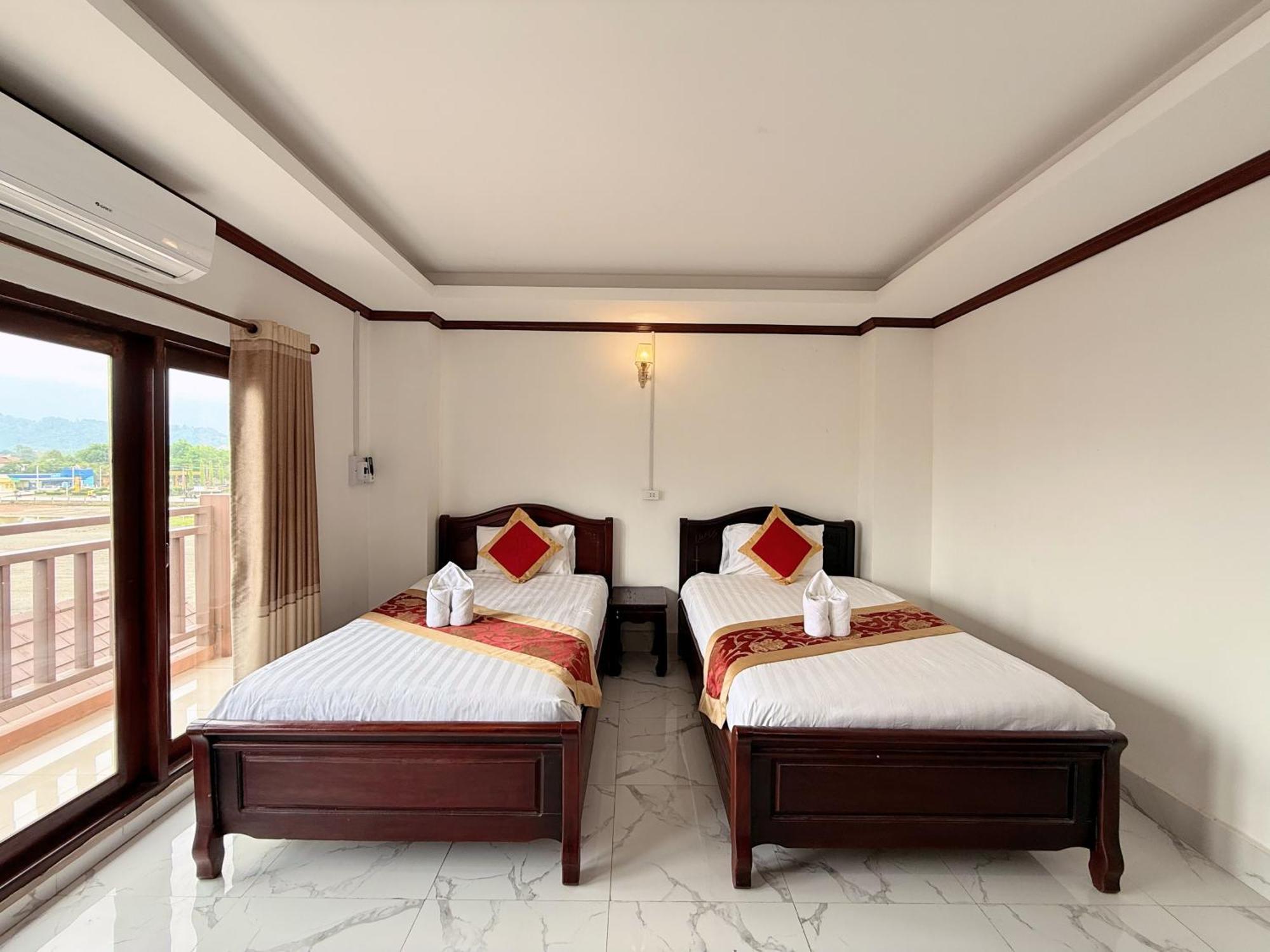 Vangvieng Sisavang Mountain View Hotel Vang Vieng Dış mekan fotoğraf