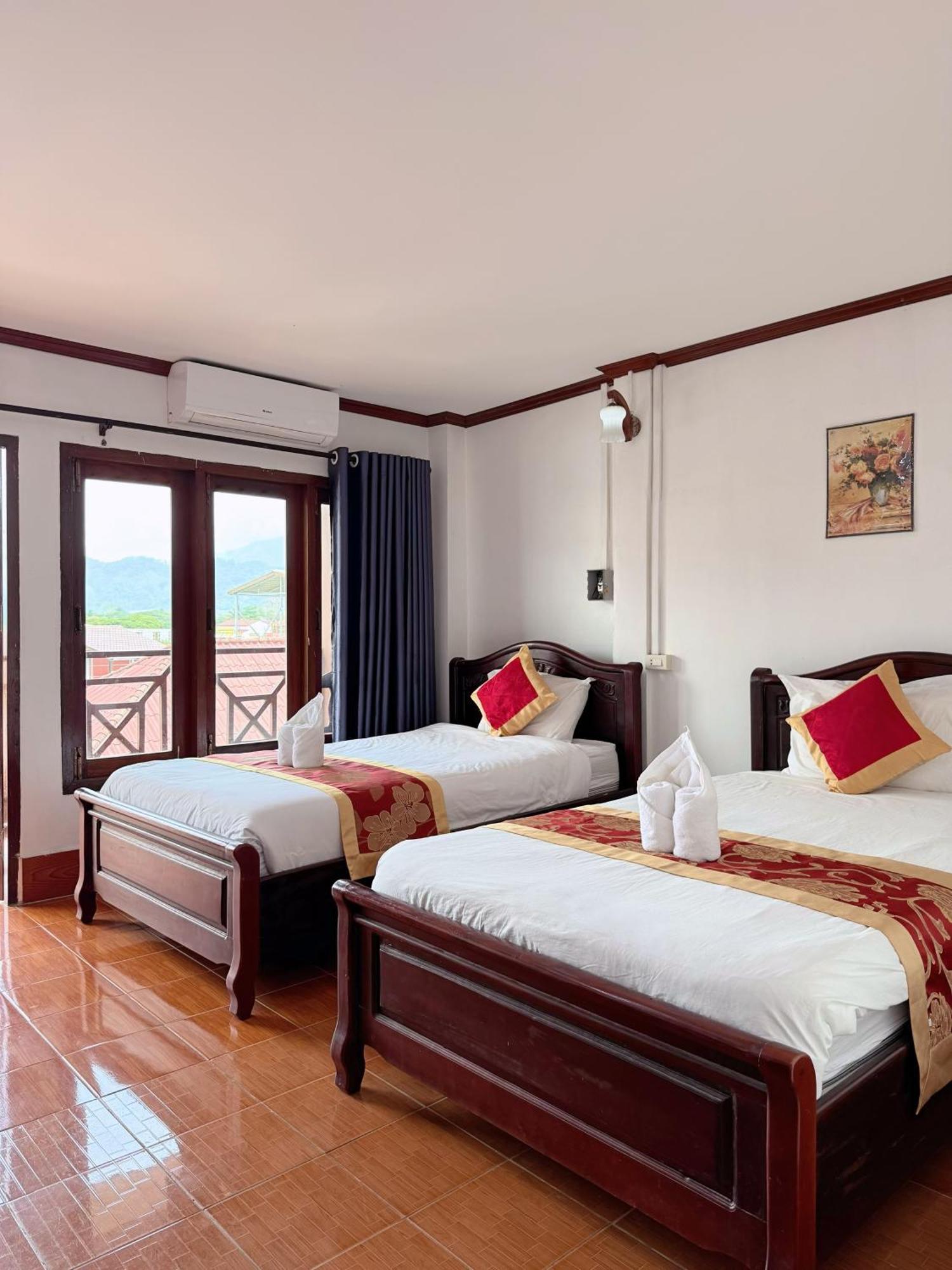 Vangvieng Sisavang Mountain View Hotel Vang Vieng Dış mekan fotoğraf